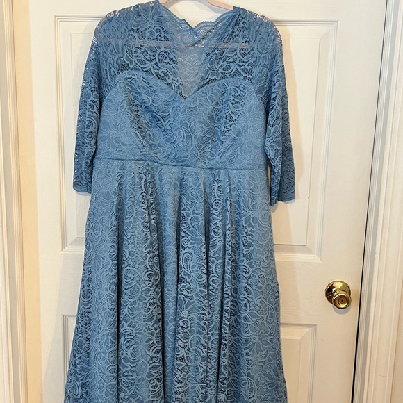Torrid blue lace dress NWT. Will consider all offers. - Picture 3 of 7